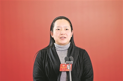 市政协委员、九三学社贵阳市委副主委、贵州智慧骐麟控股有限责任公司董事长钟蕾：做好调研助力人口人才“双增长”